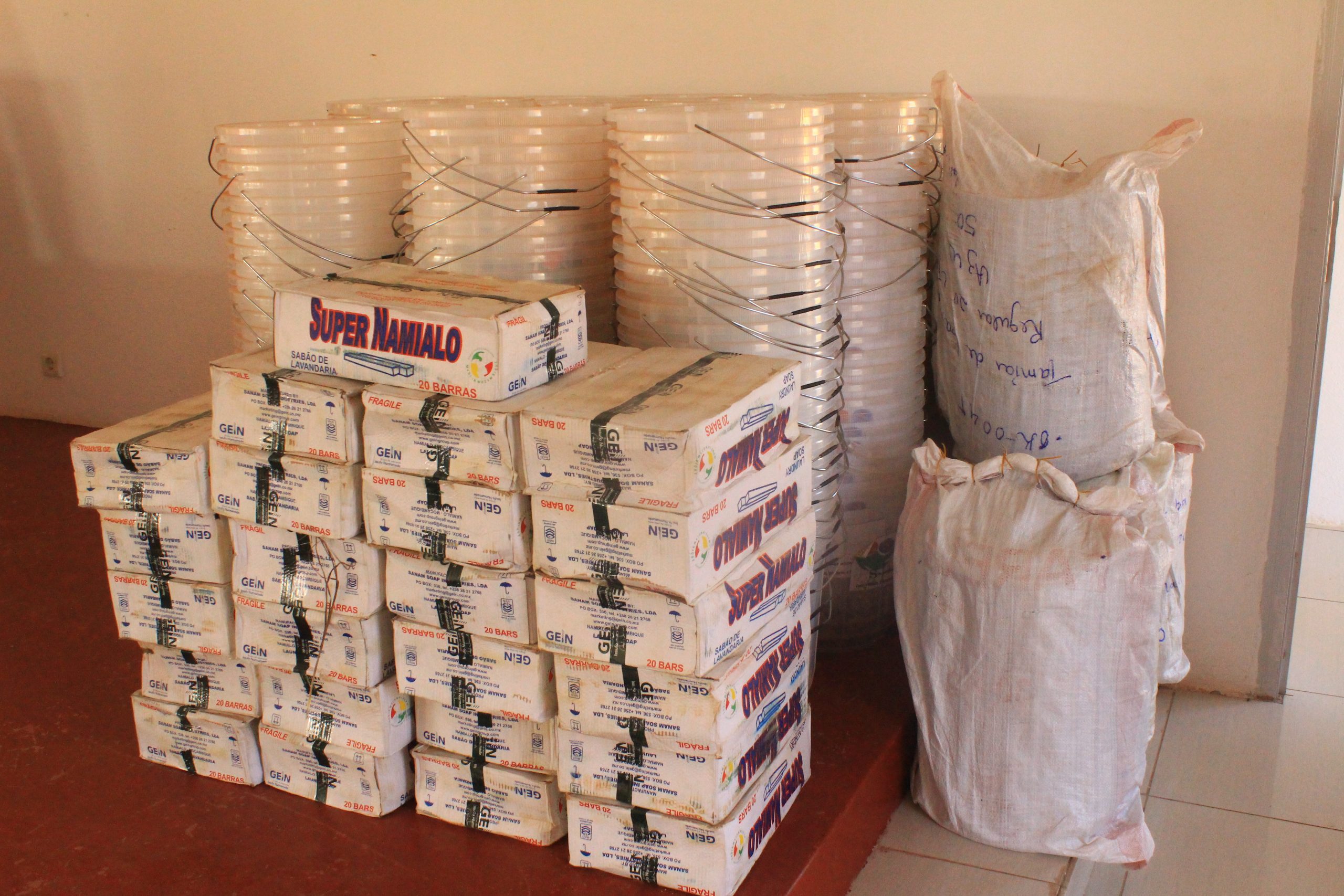 For the prevention of COVID-19, Solidariedade Moçambique offers sanitation materials to communities in the districts where it develops projects: