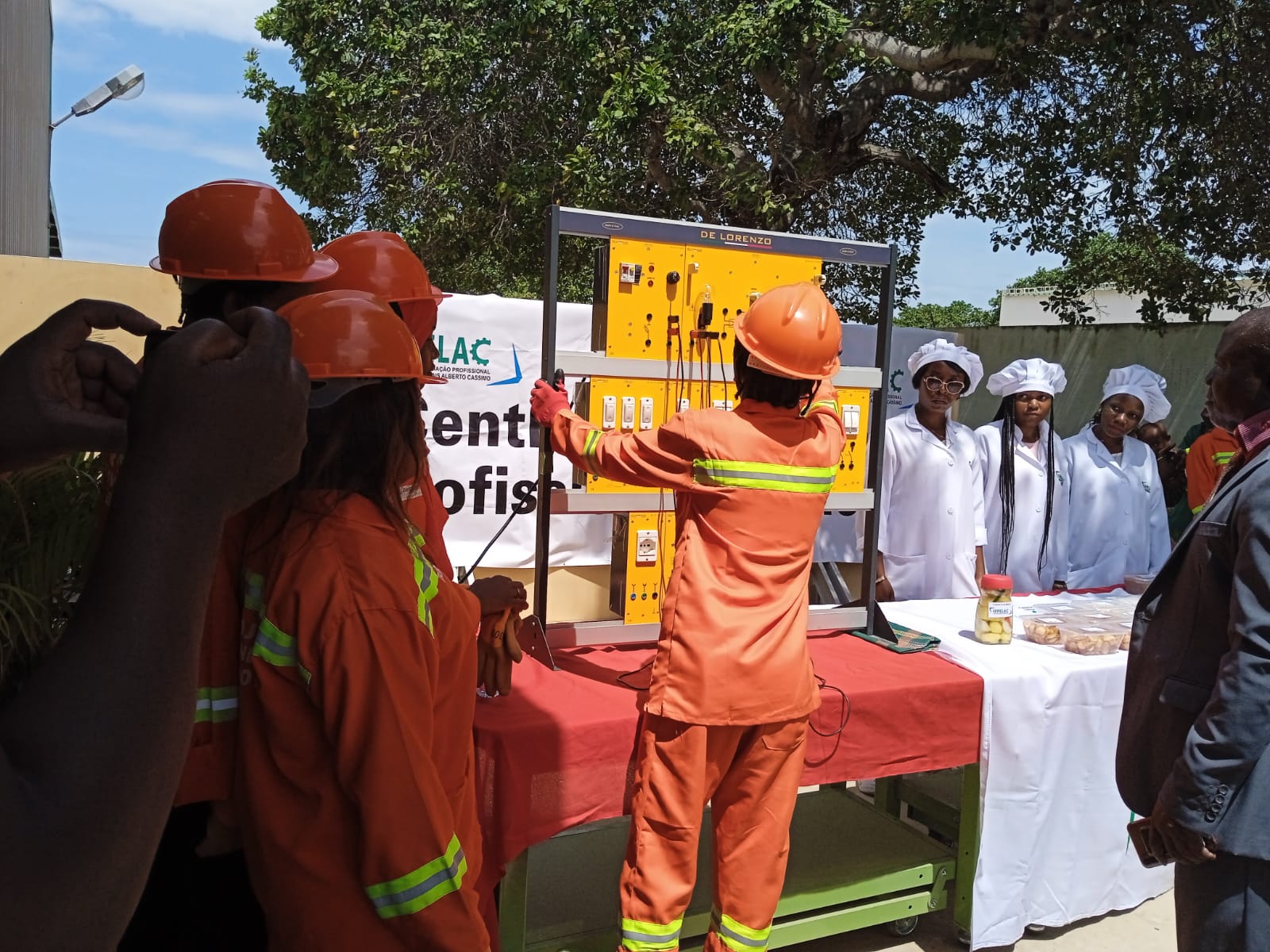 BENEFICIÁRIOS DAS FORMAÇÕES TÉCNICOS PROFISSIONAL EXPÕEM SUAS HABILIDADES EM NACALA E NAMPULA