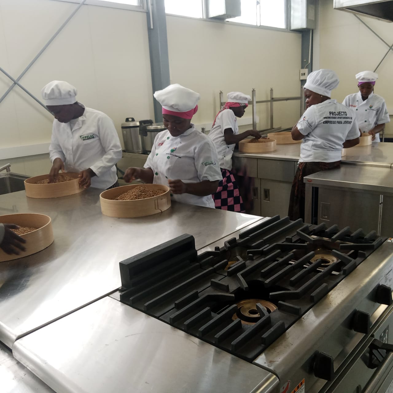 ARRANCA A FORMAÇÃO DE 222 JOVENS DESLOCADOS NO ÂMBITO DO PROJECTO PROMOVENDO OPORTUNIDADES DE EMPREGO PARA JOVENS, FINANCIADO PELA EMBAIXADA DA BÉLGICA EM MOÇAMBIQUE